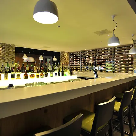 Golden Tulip Amsterdam Riverside 4*